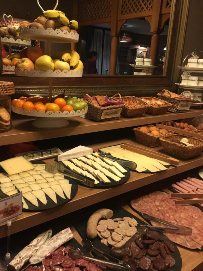 Gran Chalet Hotel & Petit Spa Vielha Bagian luar foto