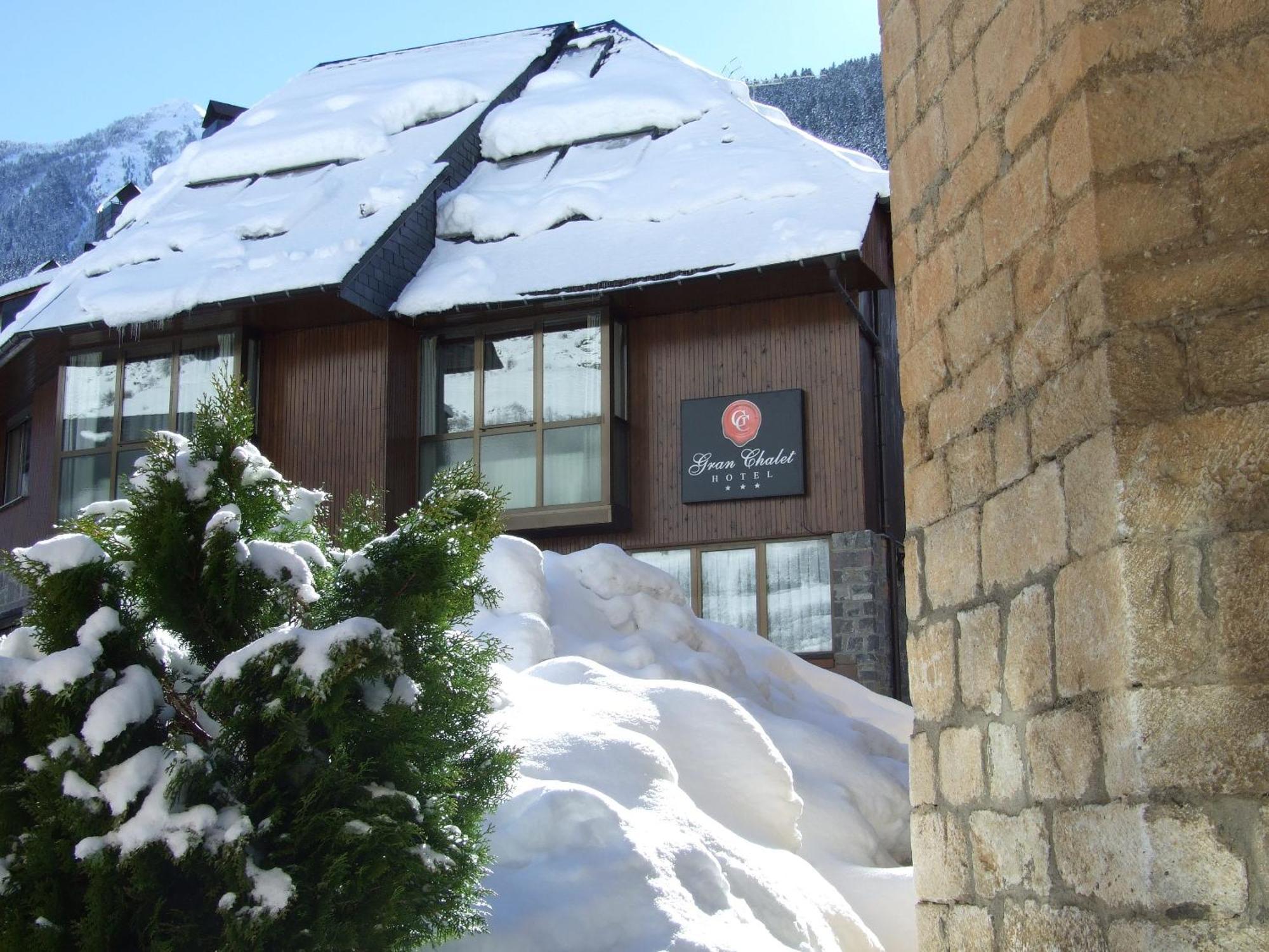 Gran Chalet Hotel & Petit Spa Vielha Bagian luar foto