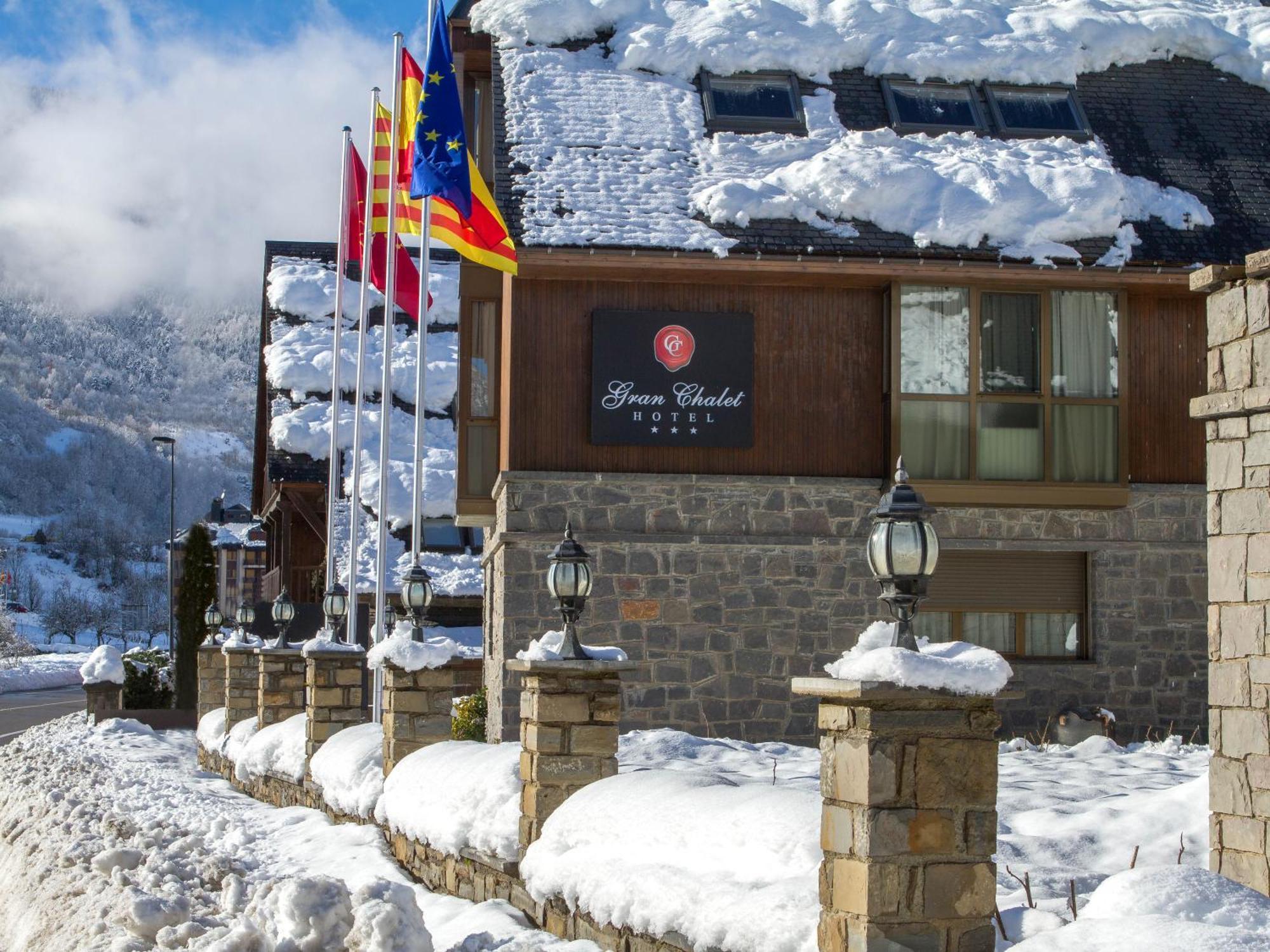 Gran Chalet Hotel & Petit Spa Vielha Bagian luar foto