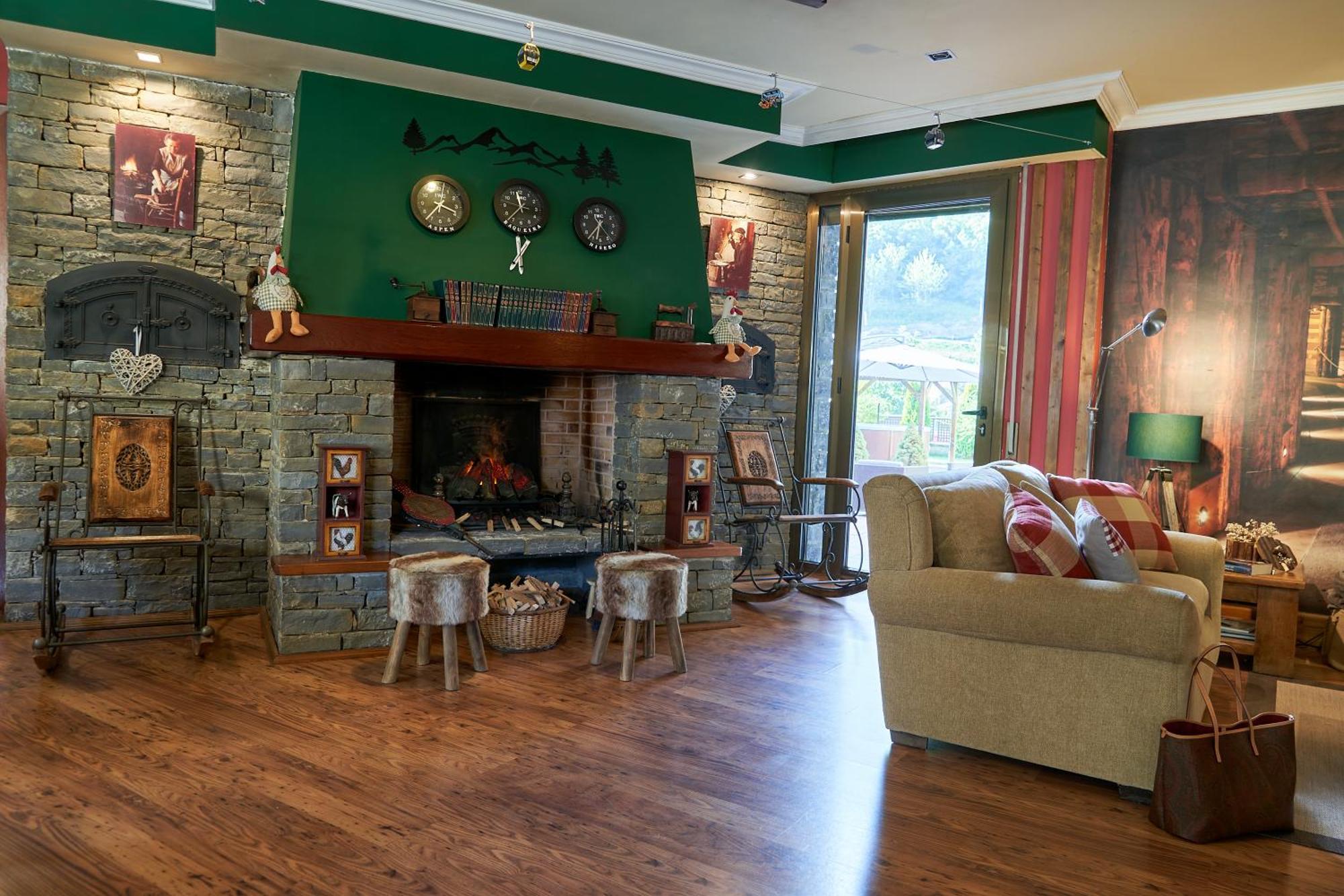 Gran Chalet Hotel & Petit Spa Vielha Bagian luar foto