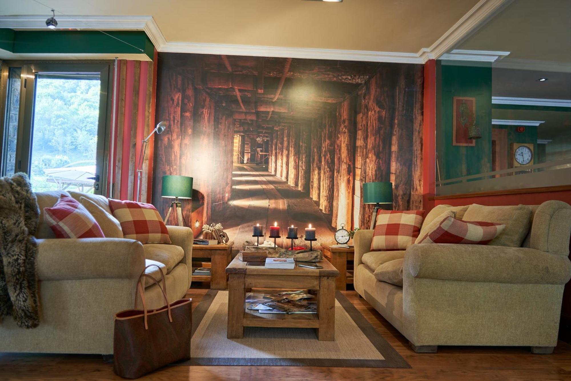 Gran Chalet Hotel & Petit Spa Vielha Bagian luar foto