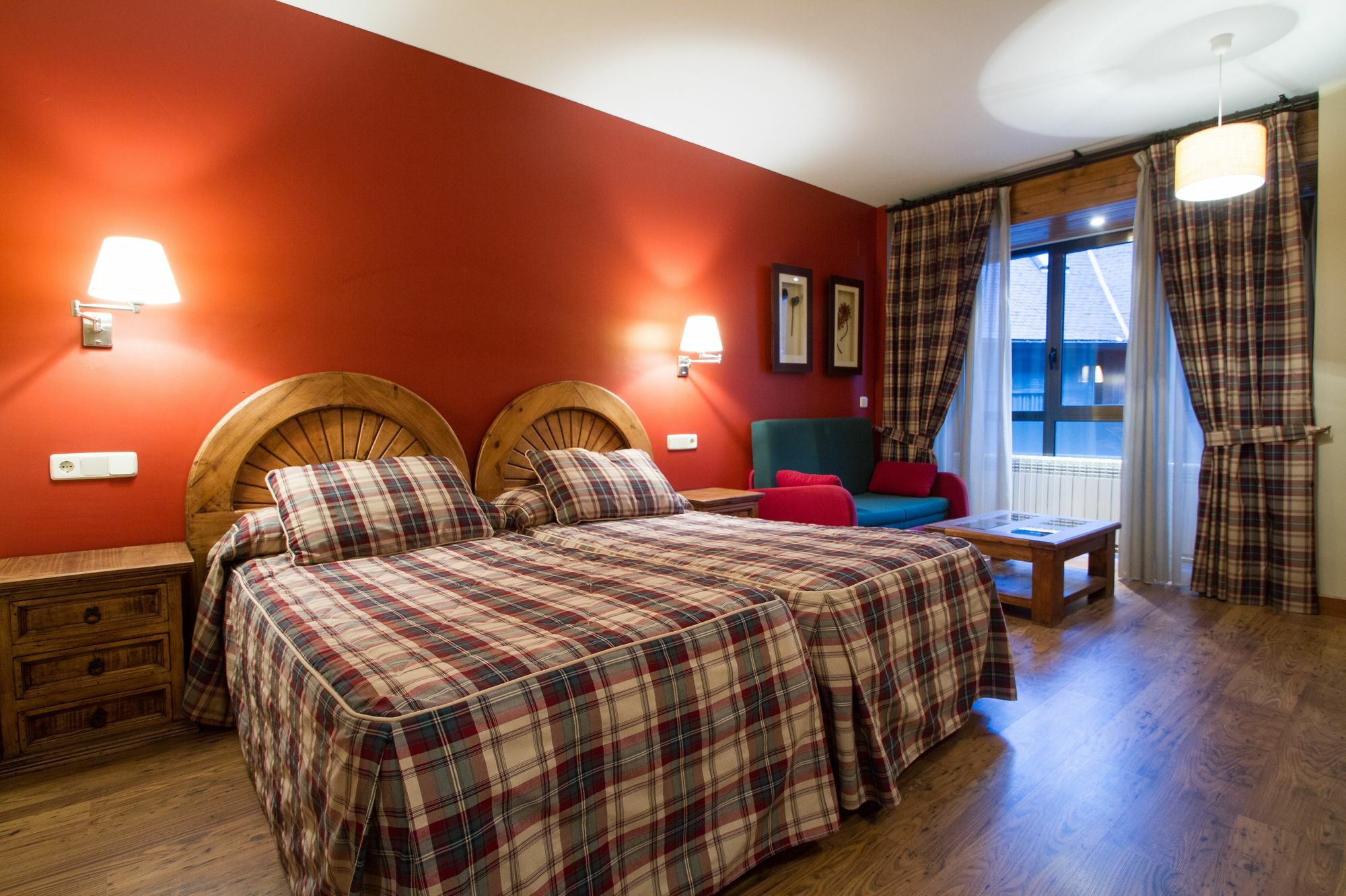 Gran Chalet Hotel & Petit Spa Vielha Bagian luar foto